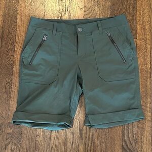 Athleta Woman’s 9” Trekkie Bermuda Short